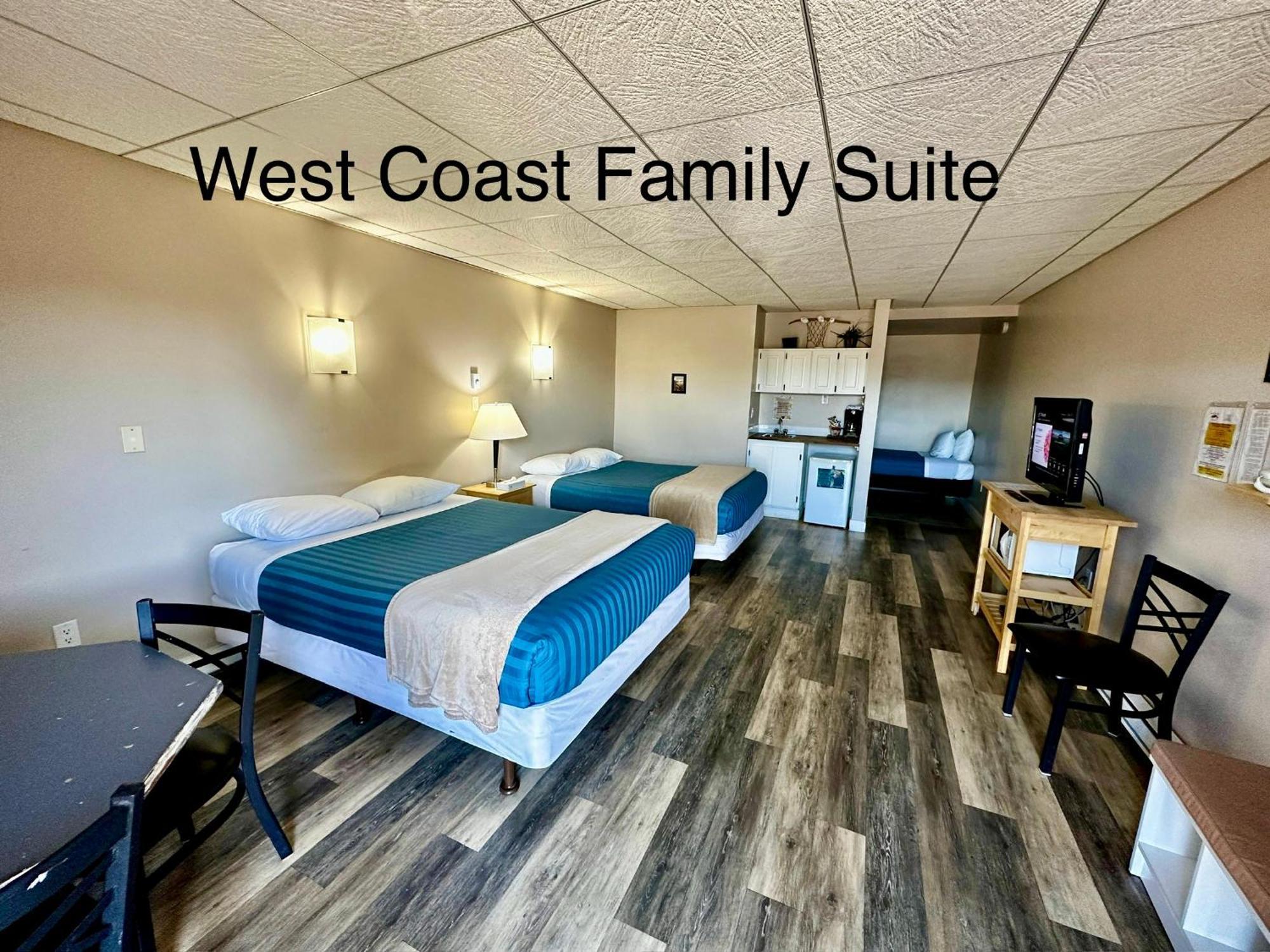 West Coast Motel On The Harbour ユクルーレット エクステリア 写真