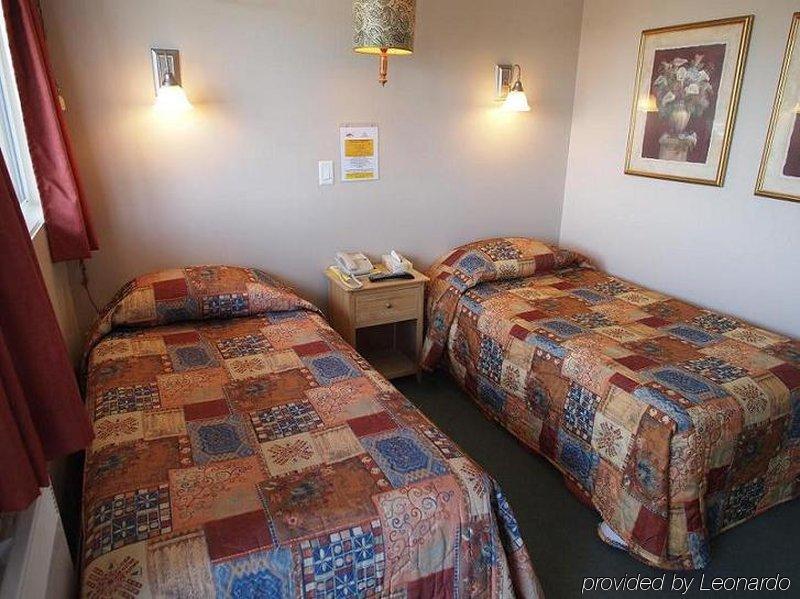 West Coast Motel On The Harbour ユクルーレット エクステリア 写真