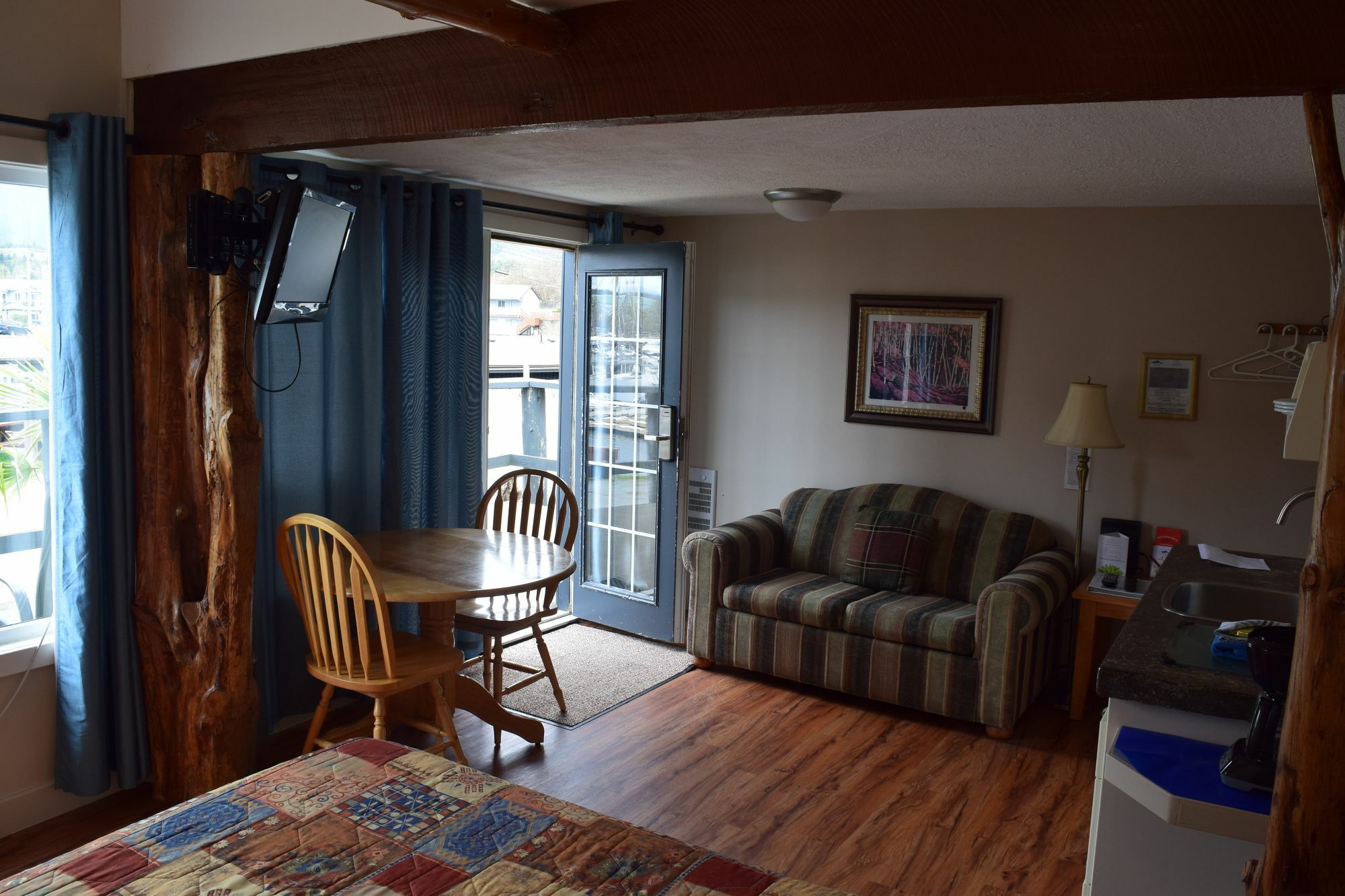 West Coast Motel On The Harbour ユクルーレット エクステリア 写真