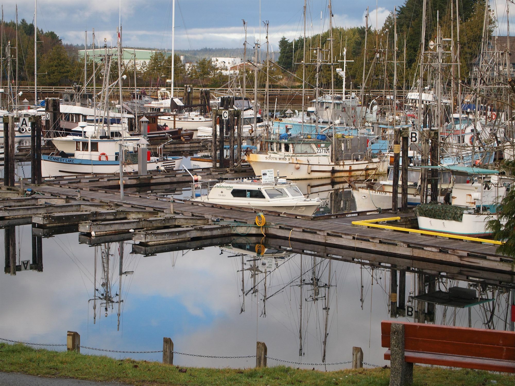 West Coast Motel On The Harbour ユクルーレット エクステリア 写真