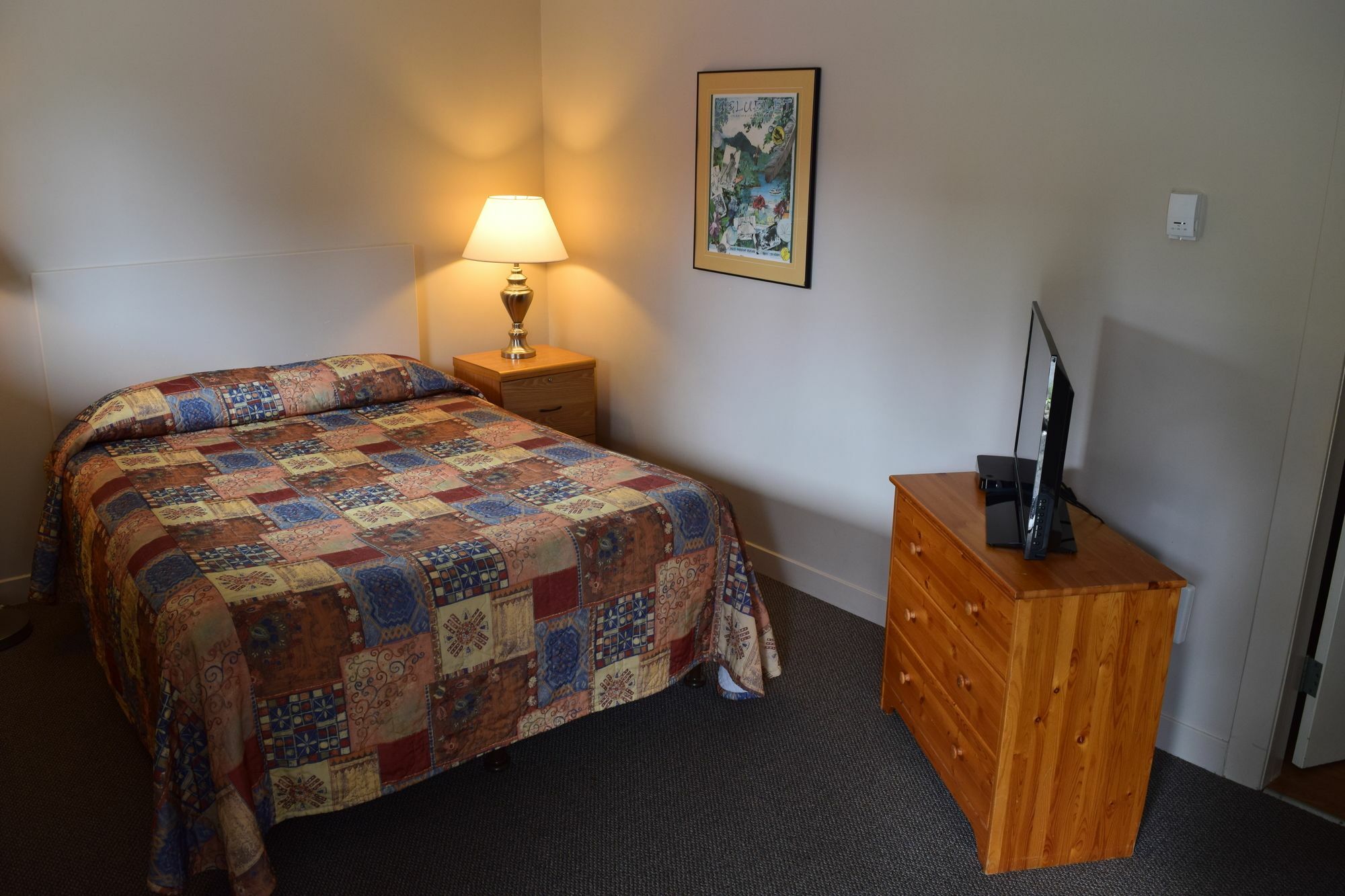 West Coast Motel On The Harbour ユクルーレット エクステリア 写真