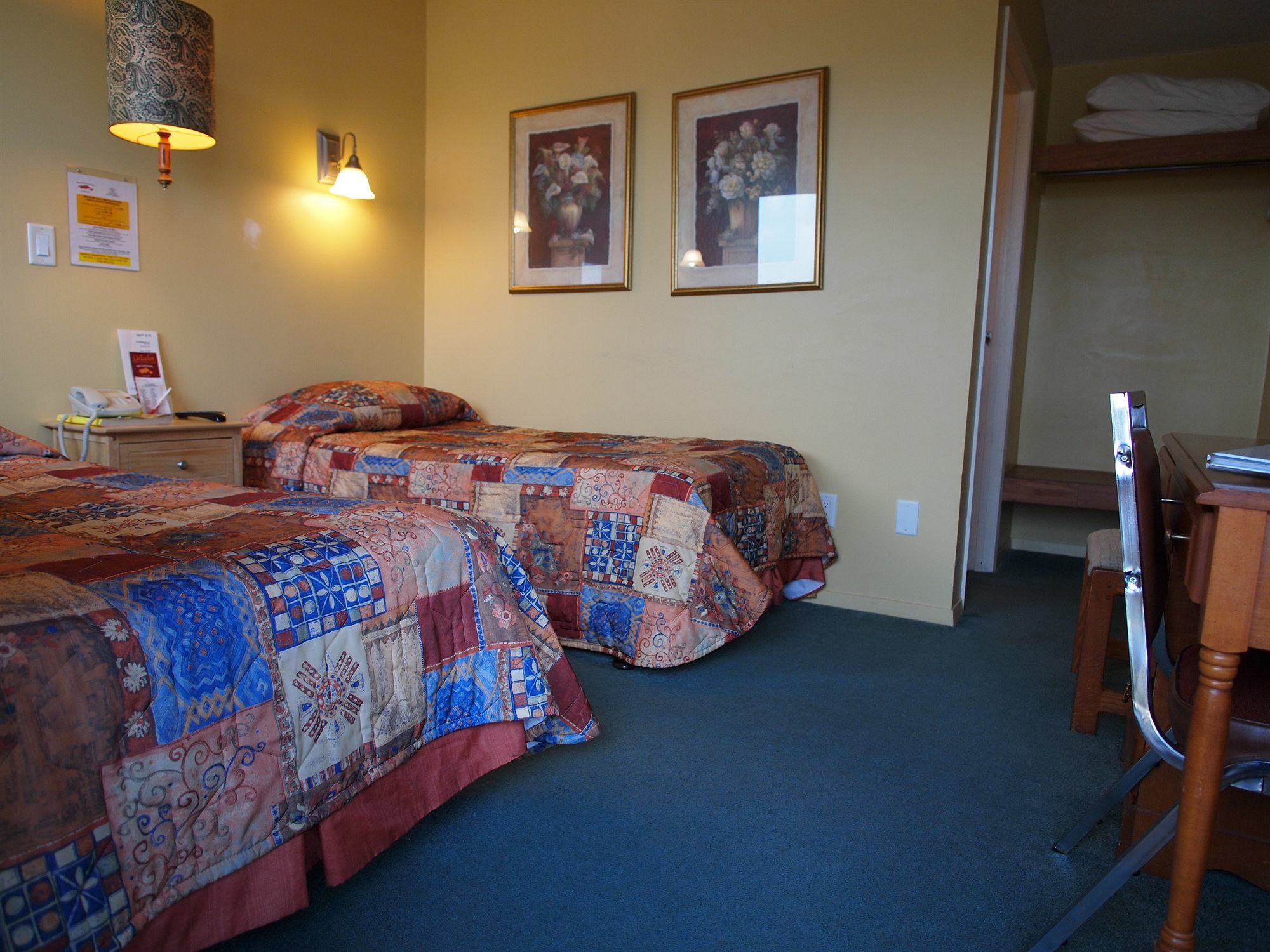 West Coast Motel On The Harbour ユクルーレット エクステリア 写真
